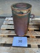 250 Tonne SWL Hydraulic Jack, from MOD