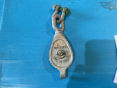 0.5 Tonne 18mm Snatch Block c/w D Shackle