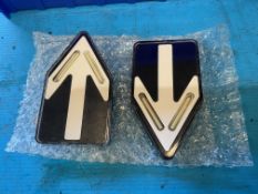 10x Unissued British Army Arrow Route Markers