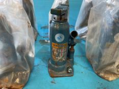6x Weber 5 Tonne Hydraulic Jacks, c/w Handles
