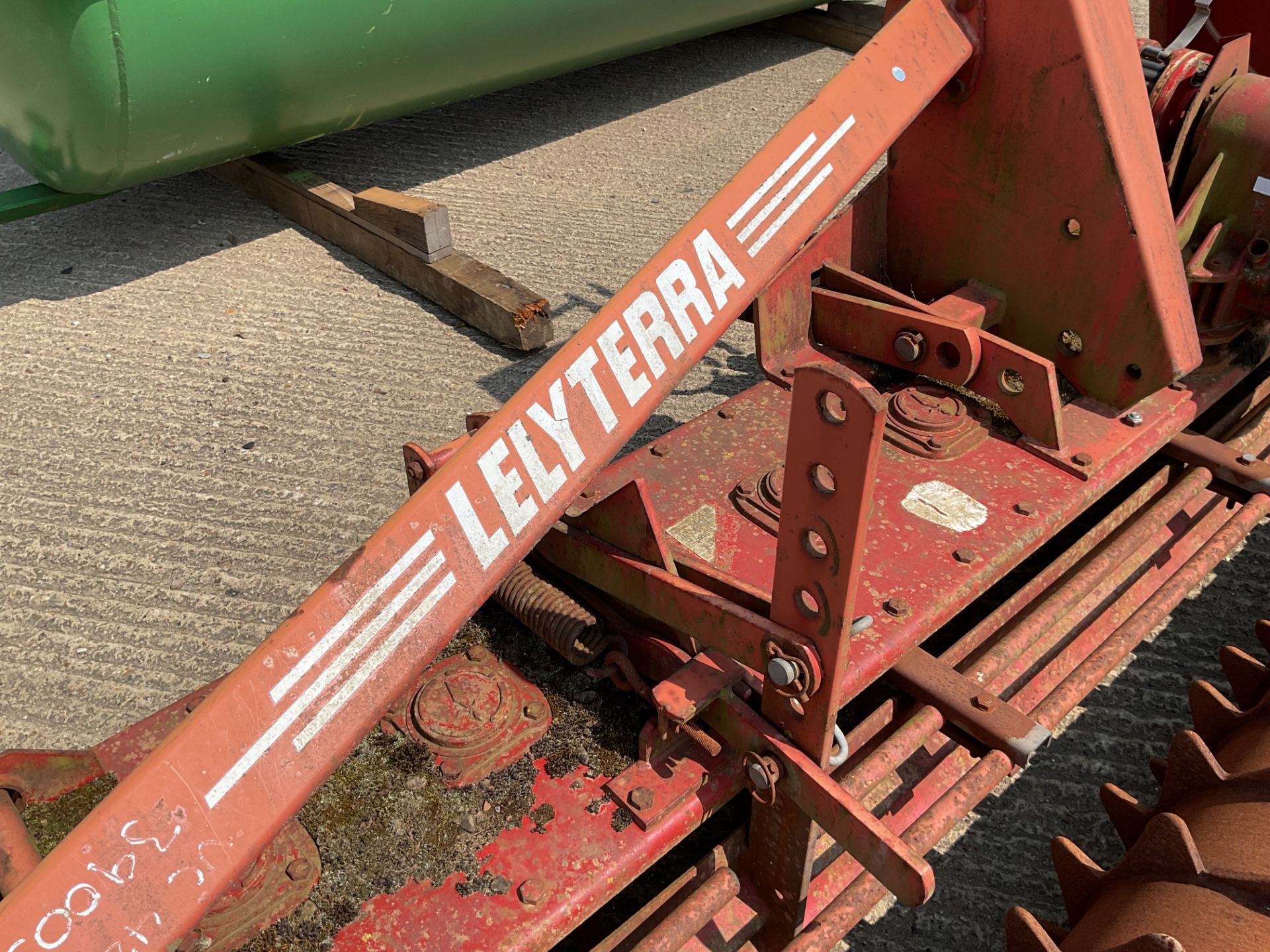 Lely Terra 400-45 14ft Agricultural Power Harrow with Crumbler Roller Attachment, c/w PTO Shaft - Image 6 of 7