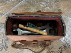 1x British Army Leather Tool Bag c/w Tools