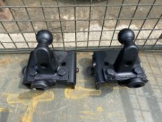 2 x Detachable Tow plates with Hitches and pins