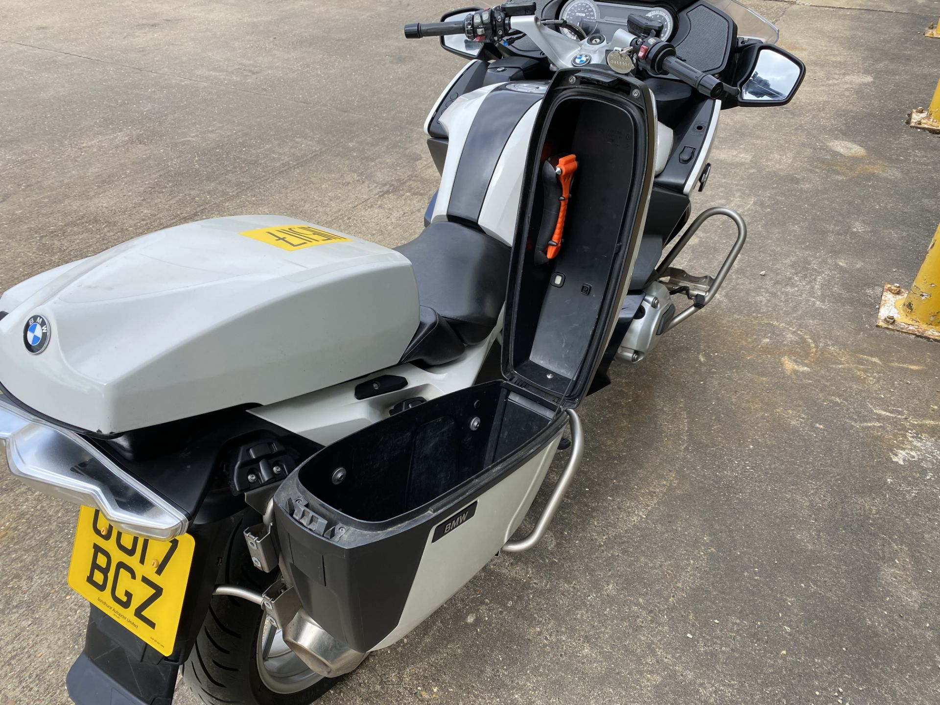 2017 BMW R1200RT Motorcycle, Just released from UK Police Force - Image 26 of 31