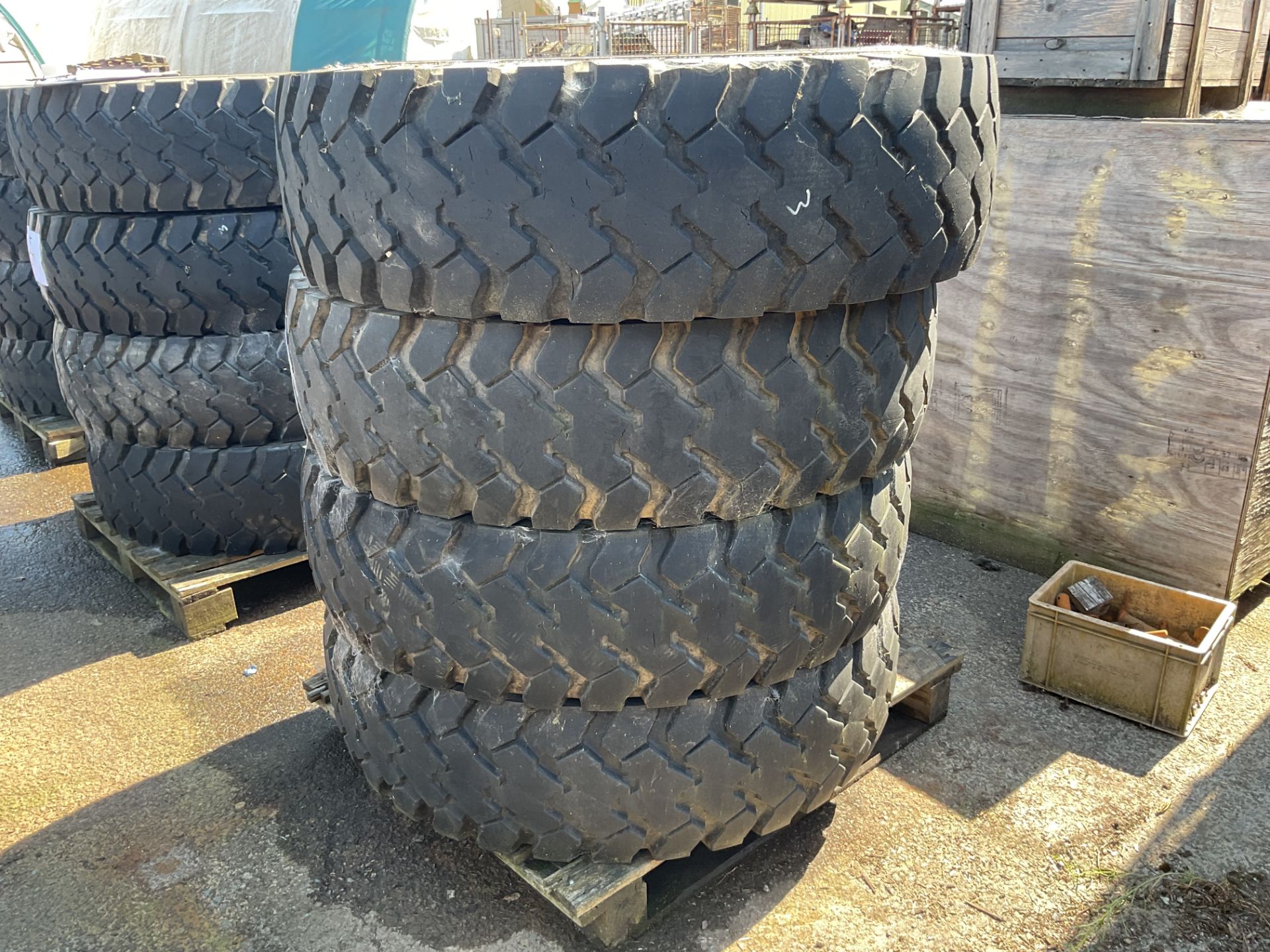 4x Continental HCS 14.00 R20 22PR Used Tyres as used on MAN, Scammel. Bedford TM etc - Image 7 of 8