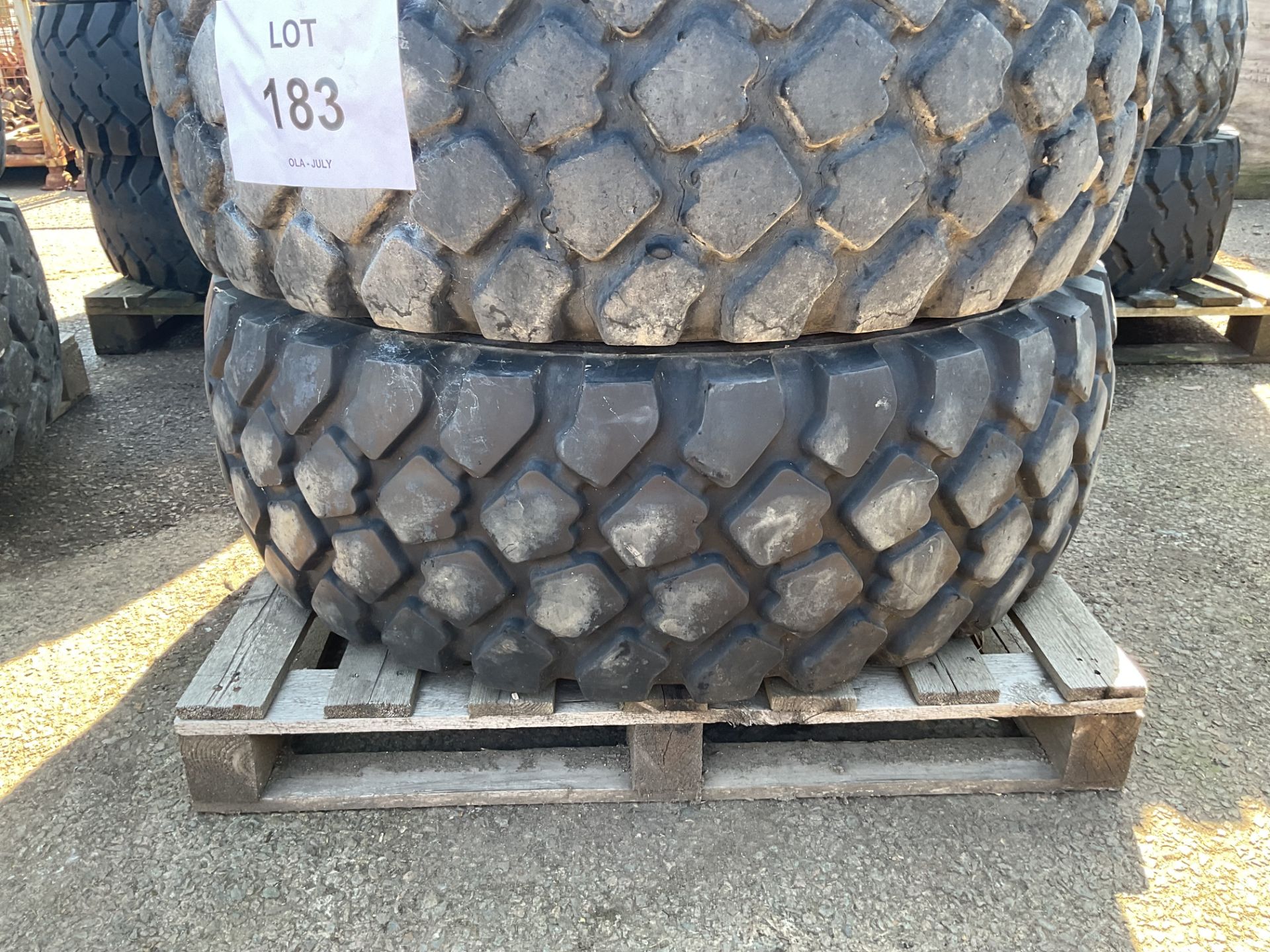 5x Michelin 395/85 R20 XZL Tyres - Image 5 of 5
