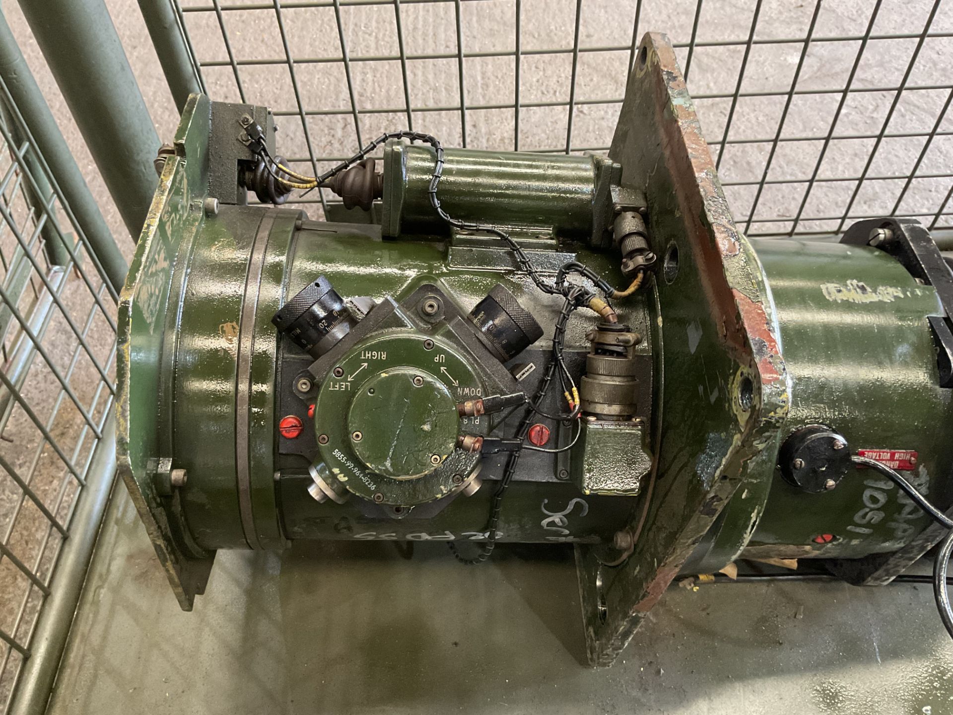 CVRT Sight Periscope AV Image Intensified L3A1 - Image 2 of 7