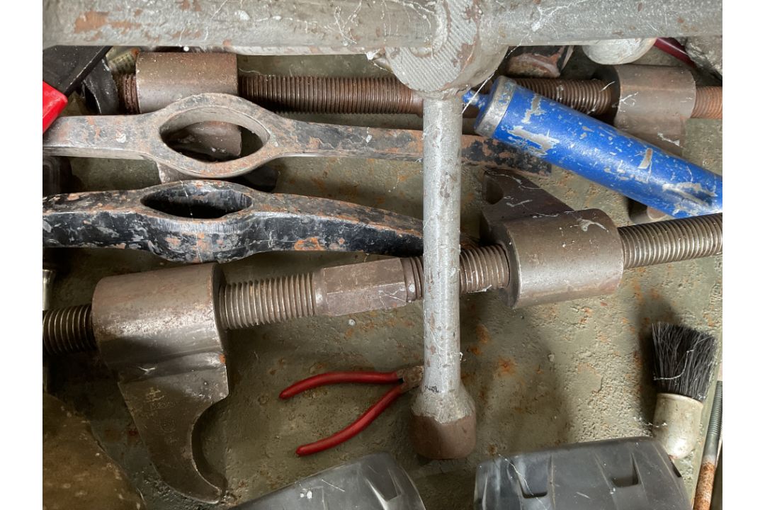 1x Stillage of Tools, Jacks, Fire Extinguishers, Oil Cans etc - Image 3 of 7