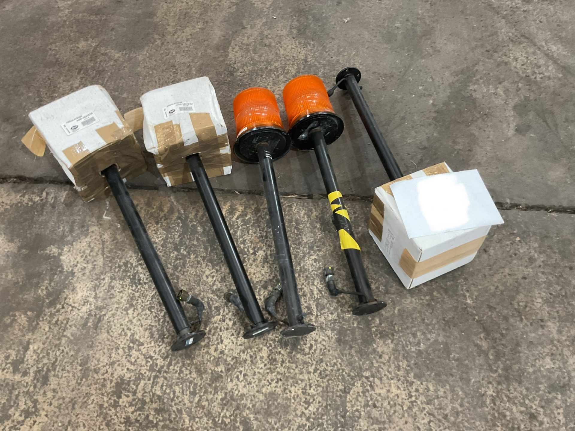 5x New Unissued Wmik Flashing Beacons c/w Mounting Brackets - Image 3 of 3