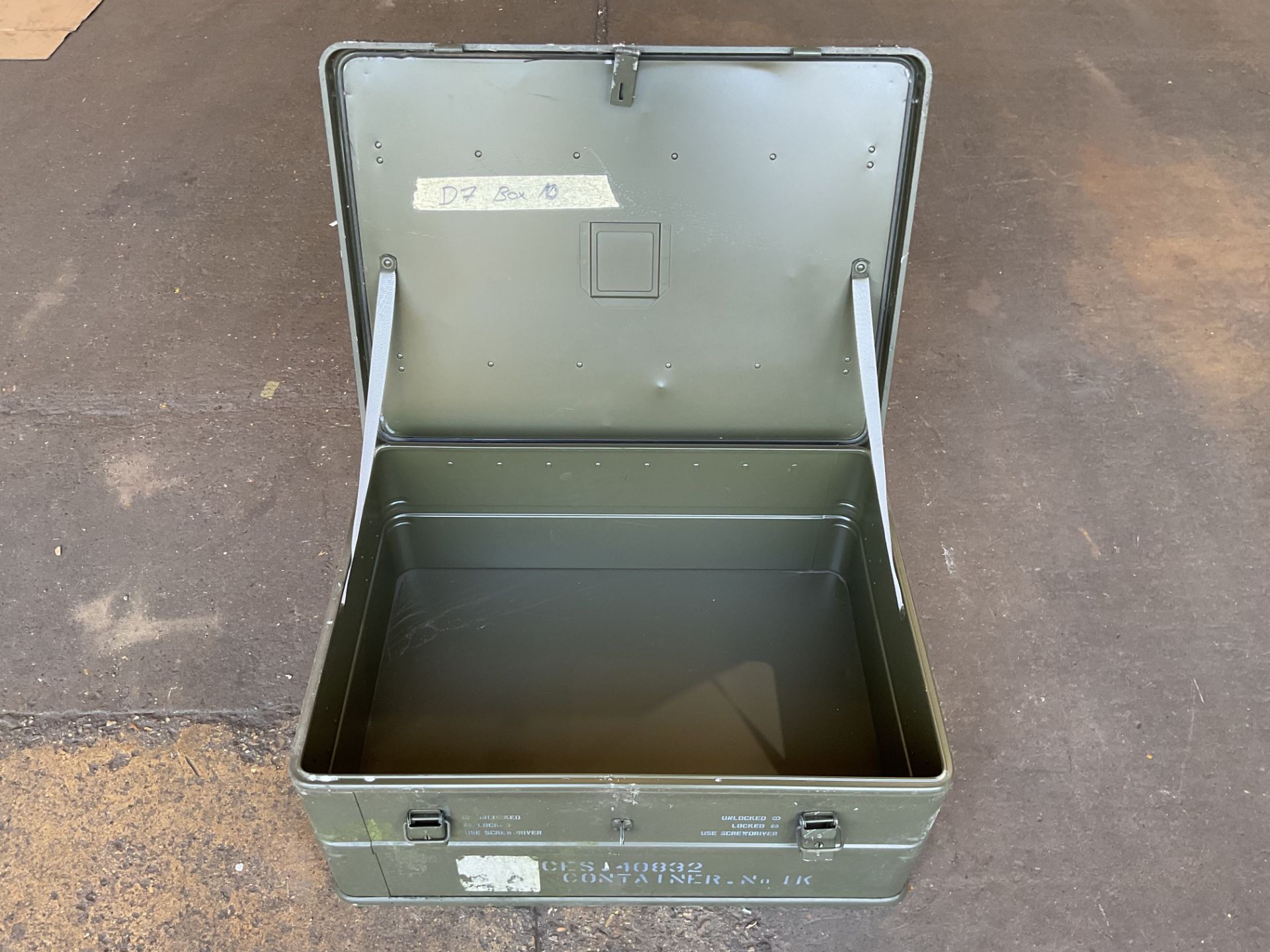 Aluminium Zarges Type Stacking Waterproof Transit Case Lockable with Handles, MOD - Image 4 of 4