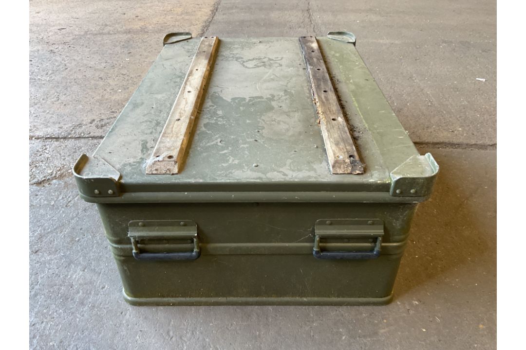 Aluminium Zarges Type Stacking Waterproof Transit Case Lockable with Handles, MOD - Image 2 of 4