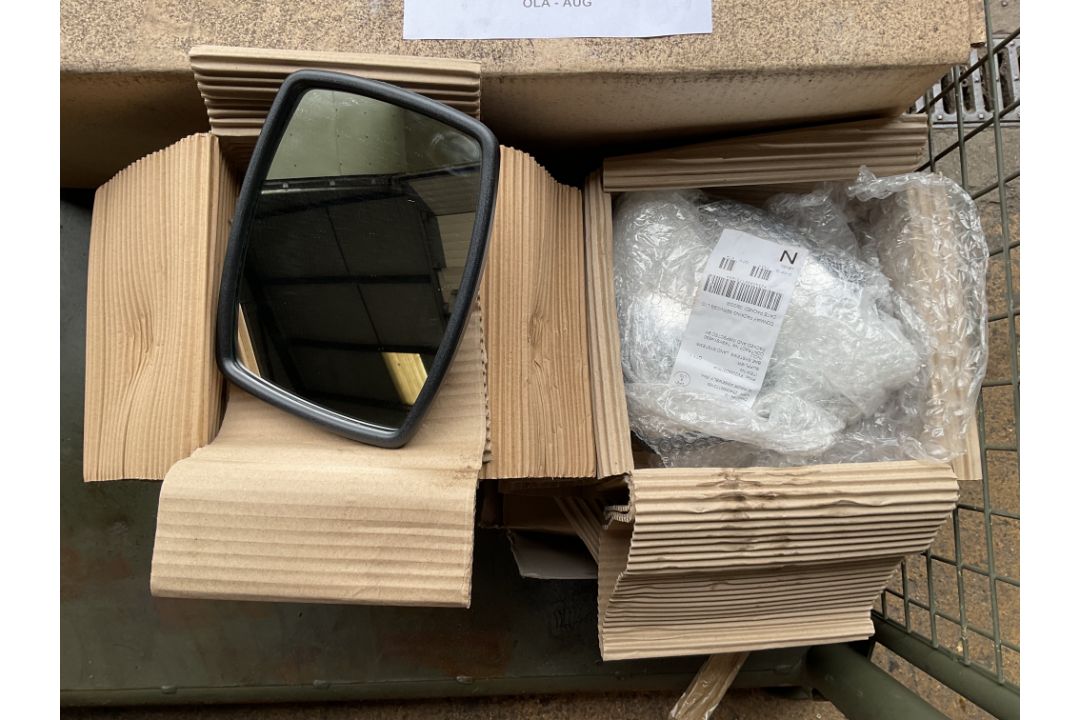 6x New Unissued Vehicle Mirror Assembles - Image 1 of 3
