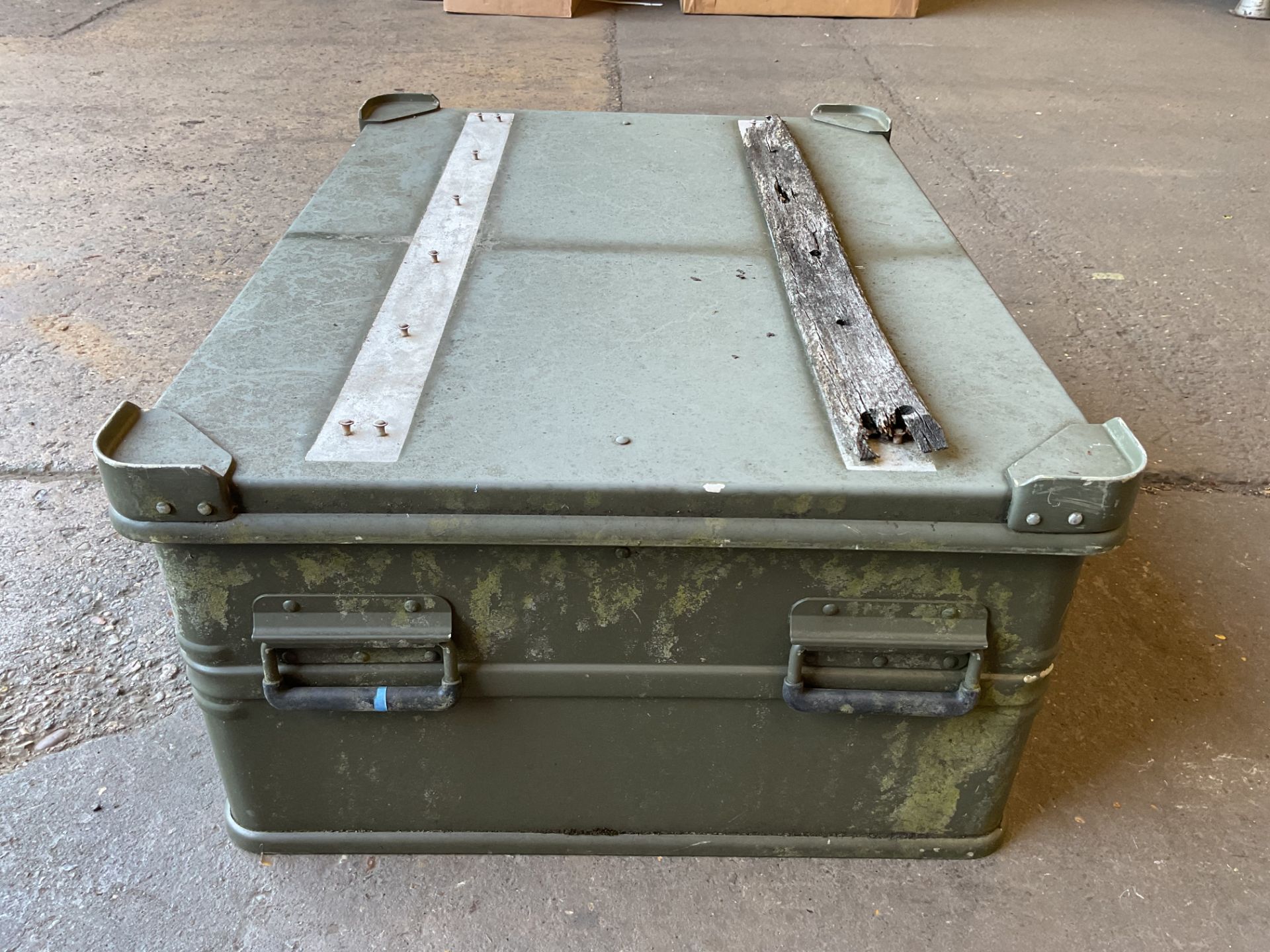 Aluminium Zarges Type Stacking Waterproof Transit Case Lockable with Handles, MOD - Image 2 of 4