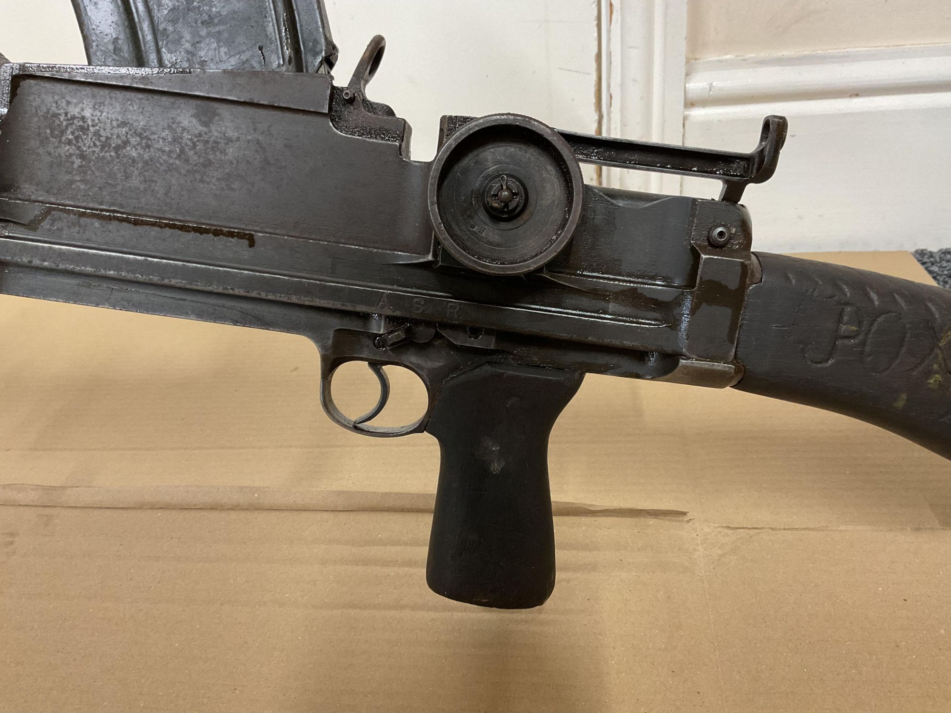 Very Rare 1943 Deactivated 303 Bren Gun MK1 c/w 2 spare mags, folding Bipod legs, Dial Sight etc - Image 5 of 25