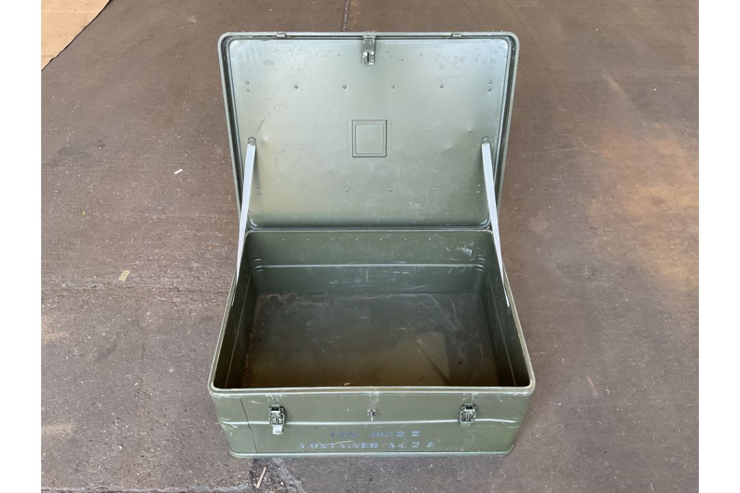 Aluminium Zarges Type Stacking Waterproof Transit Case Lockable with Handles, MOD - Image 3 of 4
