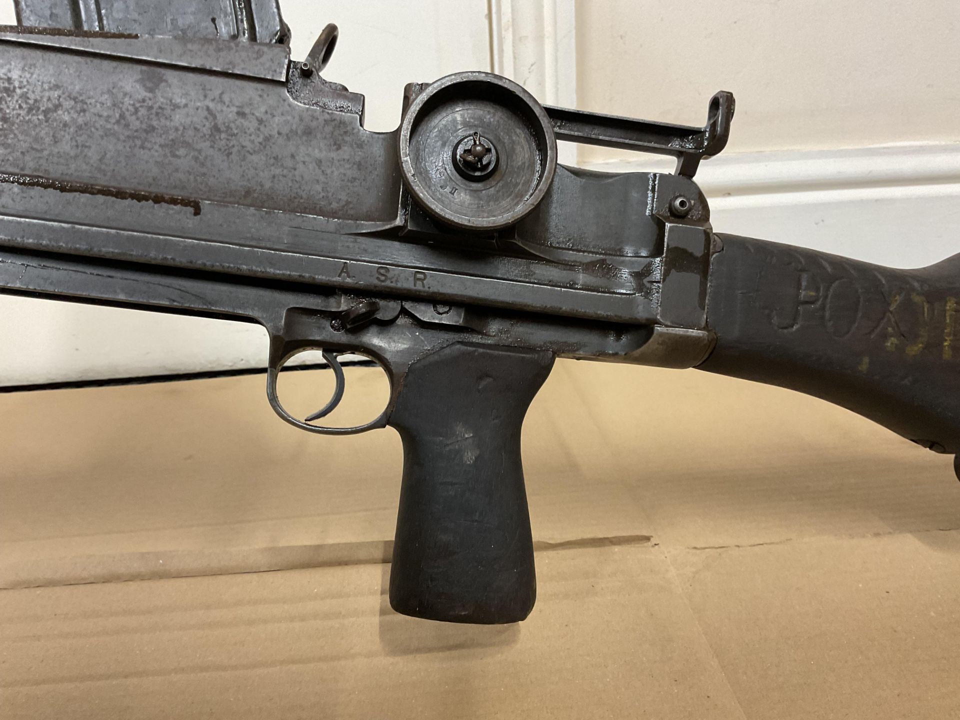 Very Rare 1943 Deactivated 303 Bren Gun MK1 c/w 2 spare mags, folding Bipod legs, Dial Sight etc - Image 6 of 25