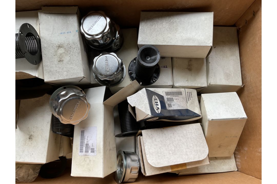 70x New Unissued Hydraulic Pressurized Caps and Filters, from MOD - Image 2 of 3