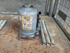 1x Webber 10T Hydraulic Vehicle Jack c/w Handle, from MOD