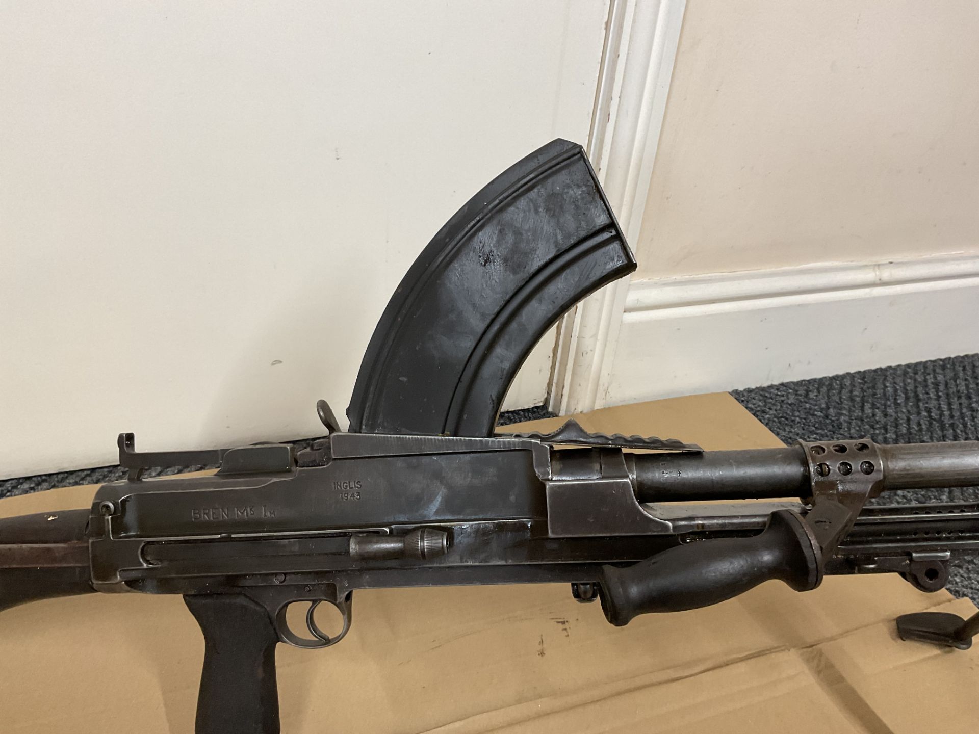 Very Rare 1943 Deactivated 303 Bren Gun MK1 c/w 2 spare mags, folding Bipod legs, Dial Sight etc - Image 18 of 25