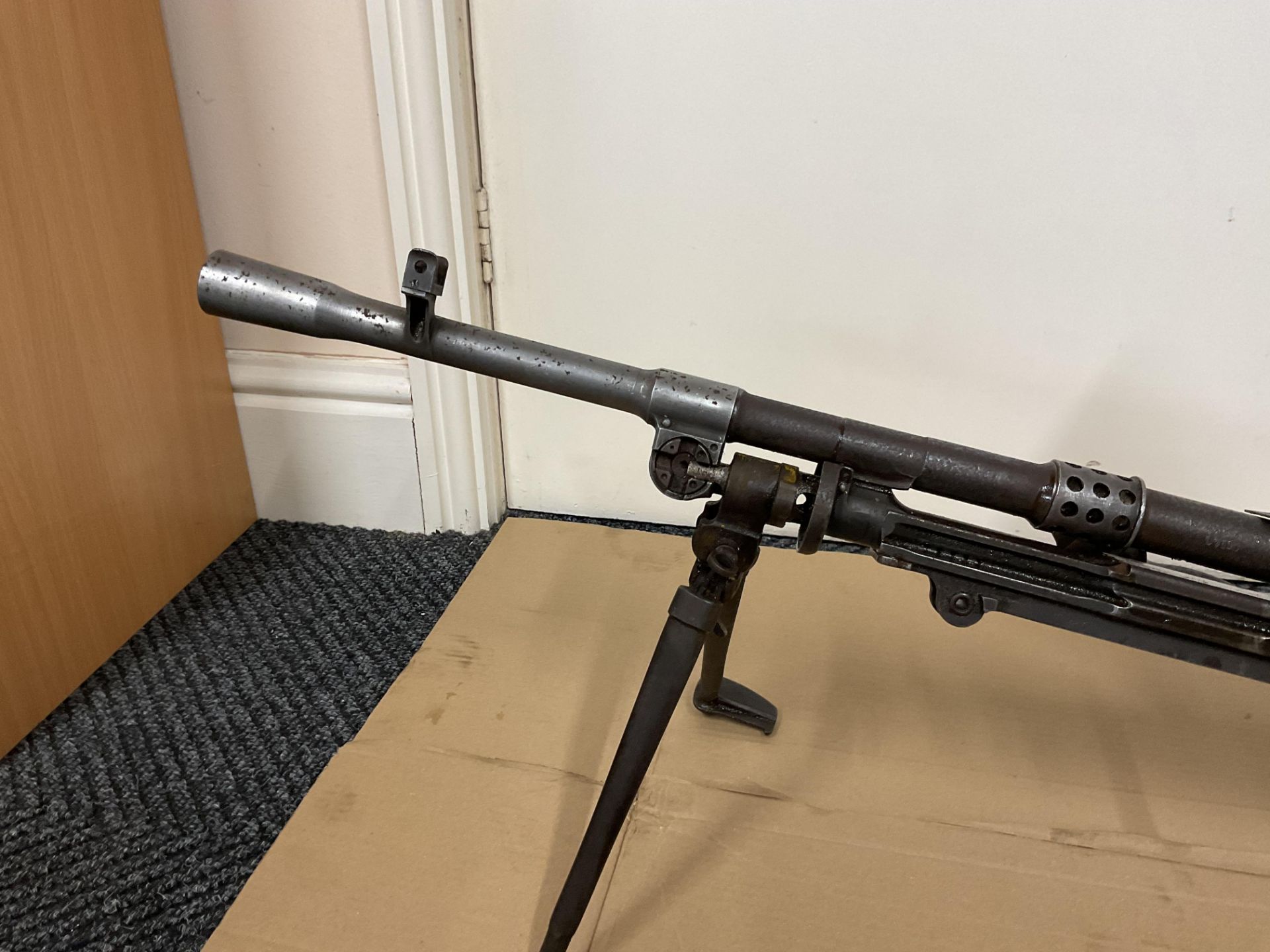 Very Rare 1943 Deactivated 303 Bren Gun MK1 c/w 2 spare mags, folding Bipod legs, Dial Sight etc - Image 3 of 25