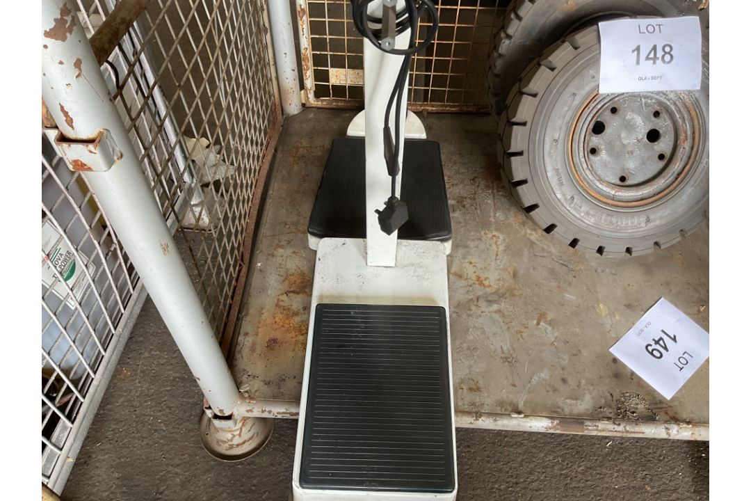 2X DIGITAL ELECTRIC WEIGHING SCALES FROM MOD - Image 3 of 8