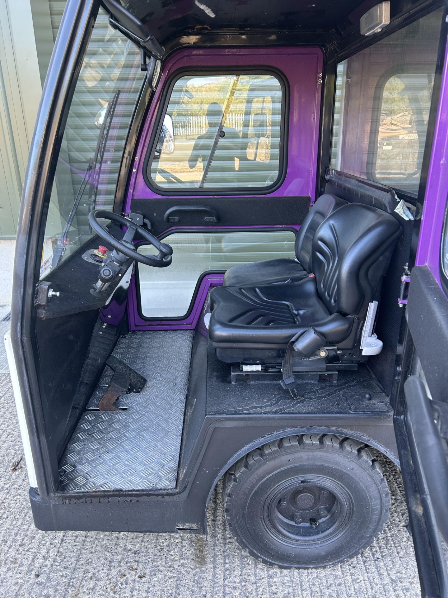 Bradshaw FB 3 Tonne Electric Truck from UK MOD with Charger - Image 7 of 27