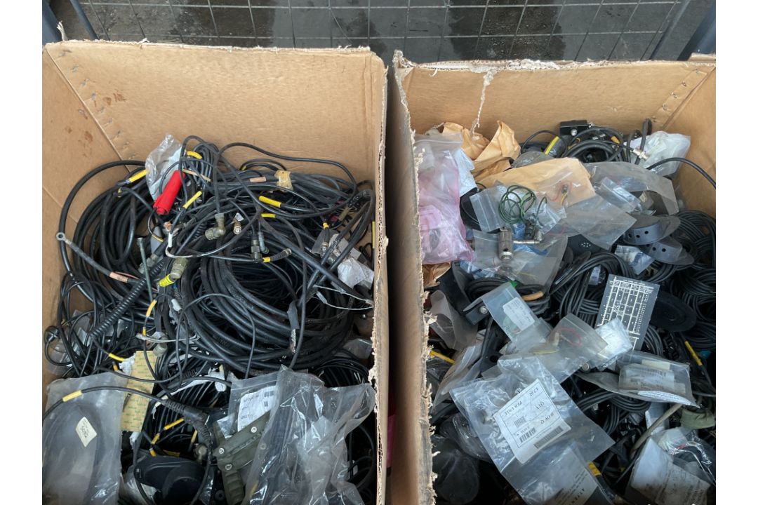 1 x large Stillage of Clansman cables, leads etc. From MOD - Image 5 of 6