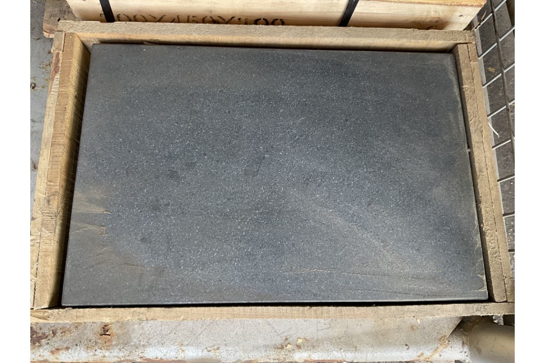 New Unissued Surface Plate 300x450x100mm, in Packing Case, from MOD - Image 1 of 3