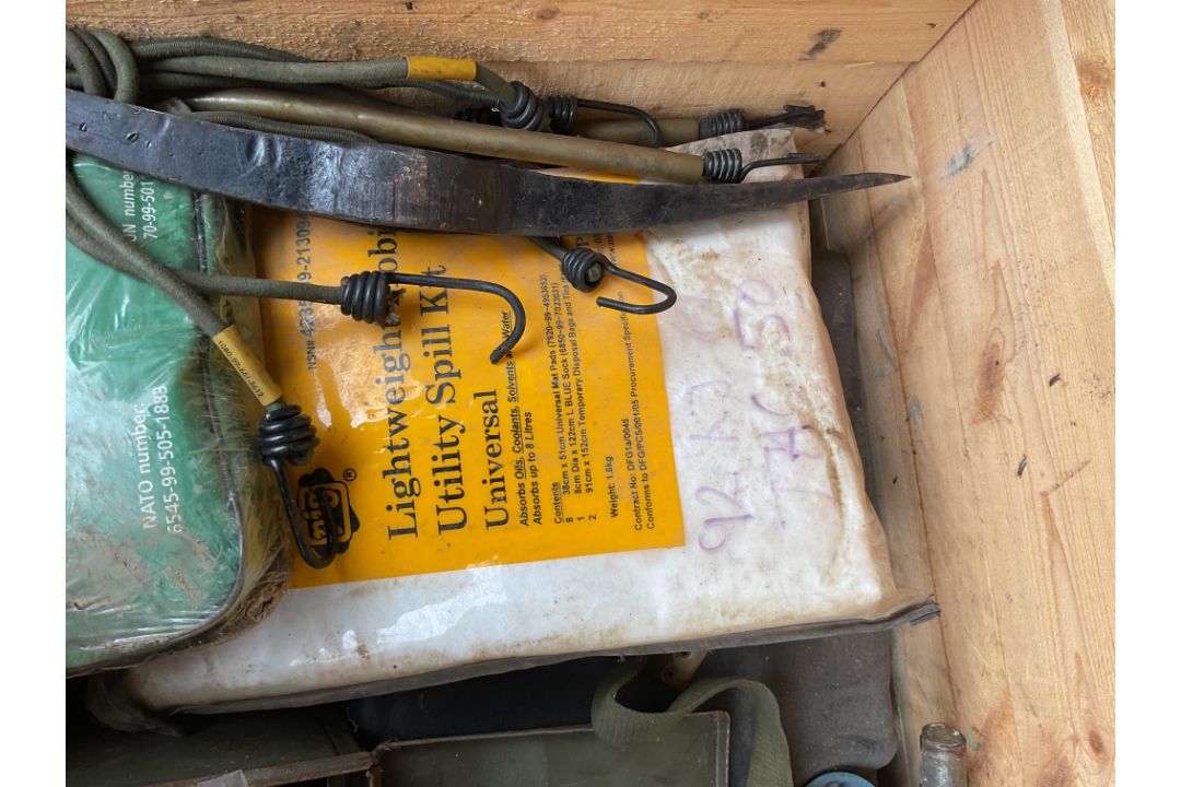 1x Wooden Crate of Vehicle CES /Tools, Tyre Inflators etc, from MOD - CRATE INCLUDED - Image 5 of 5