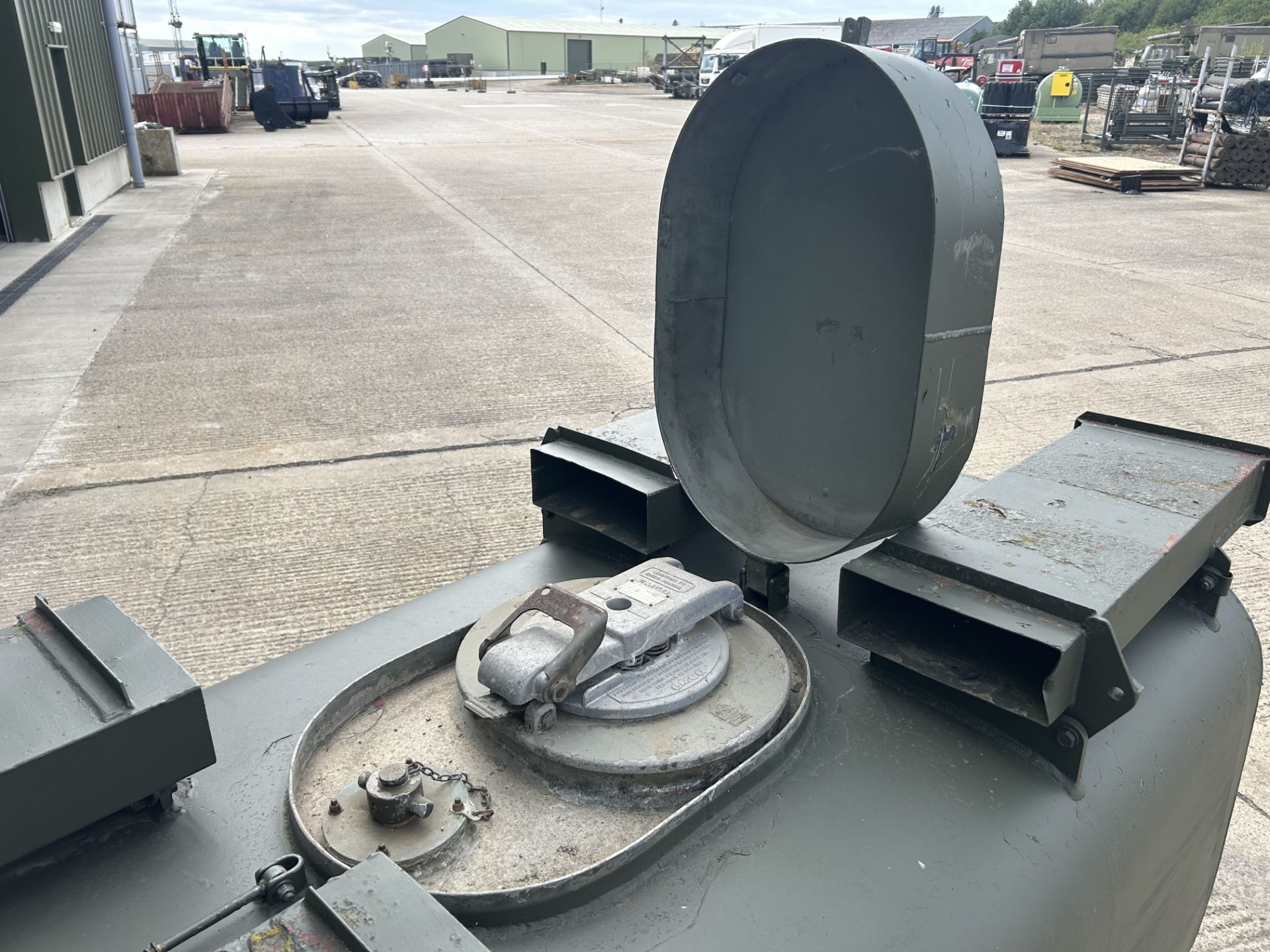 Gloster Saro 2,200 Ltr Aluminium Fuel / Fluid Distribution Tank - Image 4 of 4