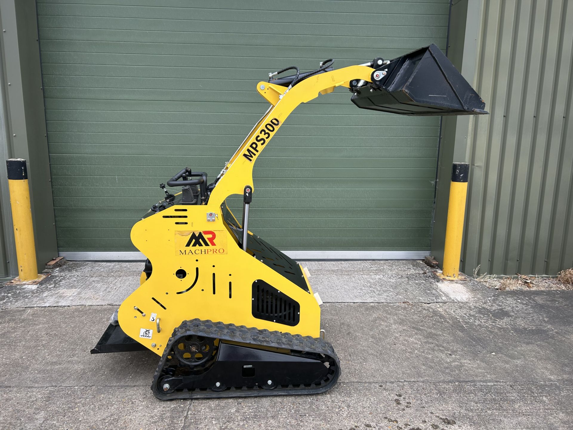 New and Unused Machpro Skidsteer MP-S300 Tracked Loader. - Image 3 of 22