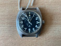 Rare CWC Mechanical British Army W10 Service Watch, Snº 2805, Date 1979, Small Crack in Glass