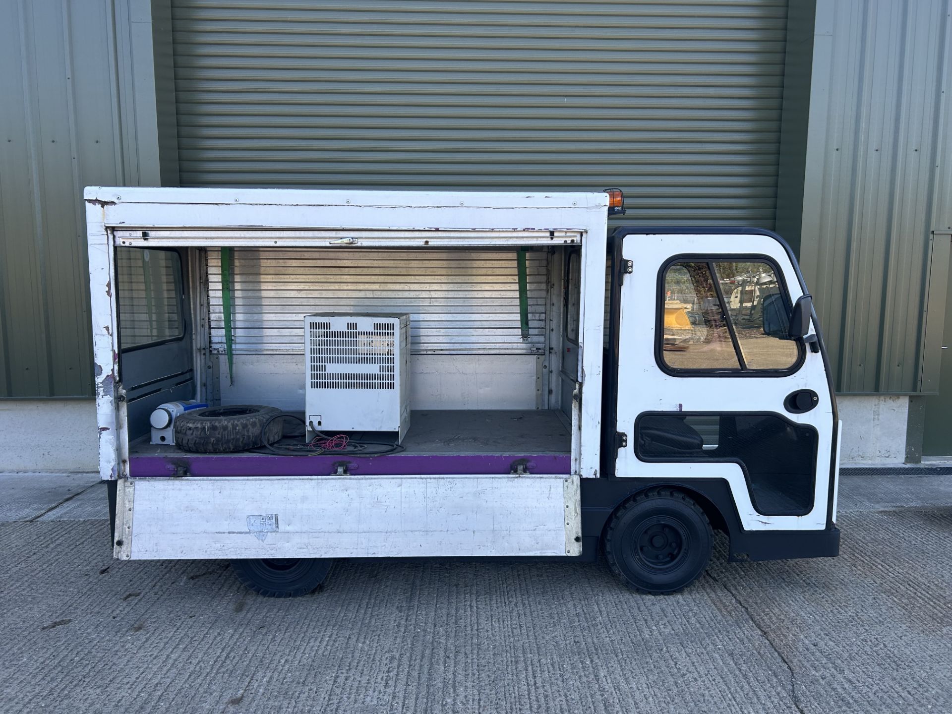 Bradshaw FB 3 Tonne Electric Truck from UK MOD with Charger - Image 18 of 27