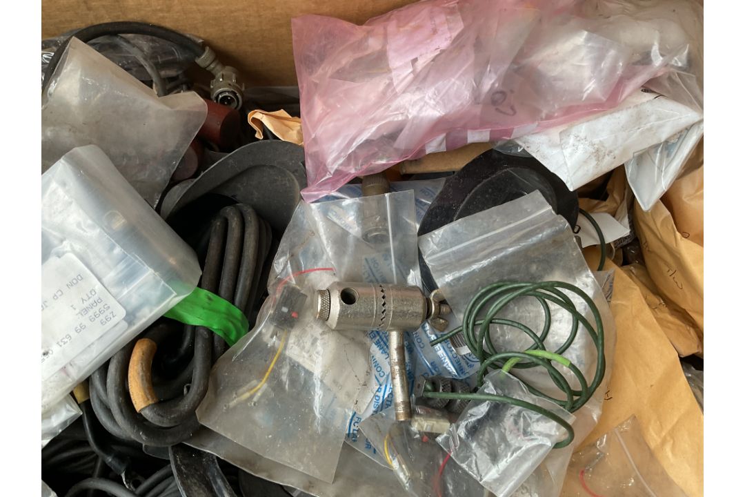 1 x large Stillage of Clansman cables, leads etc. From MOD - Image 2 of 6