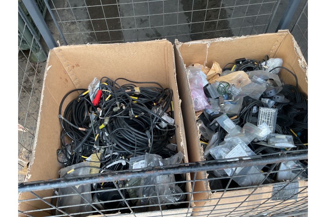 1 x large Stillage of Clansman cables, leads etc. From MOD - Image 6 of 6