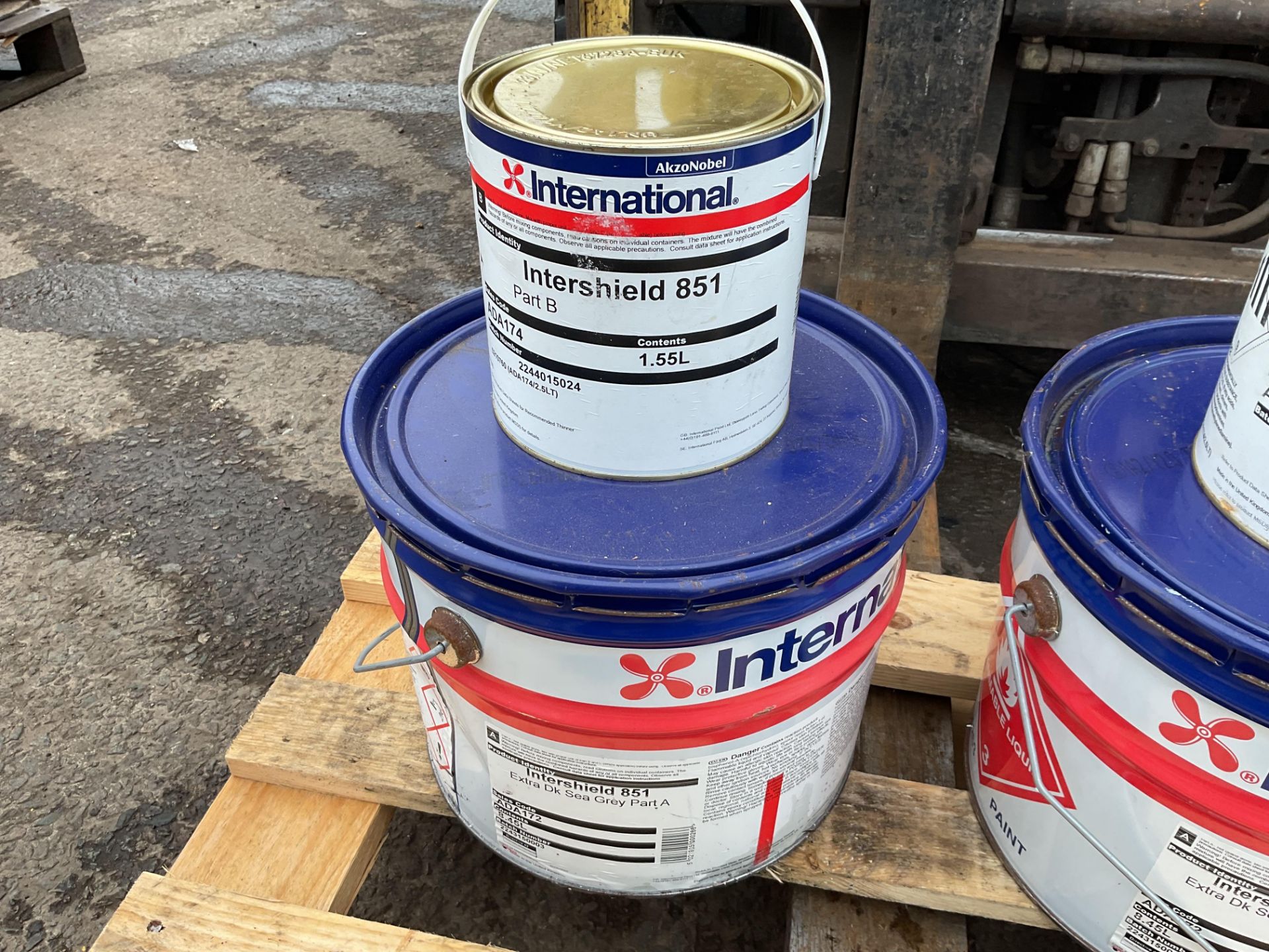 6 Tins International, Intershield 851 parts A and B. - Image 4 of 4