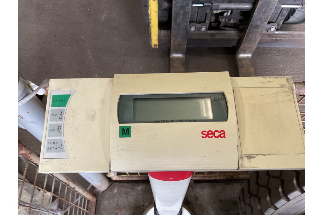 2X DIGITAL ELECTRIC WEIGHING SCALES FROM MOD - Image 7 of 8