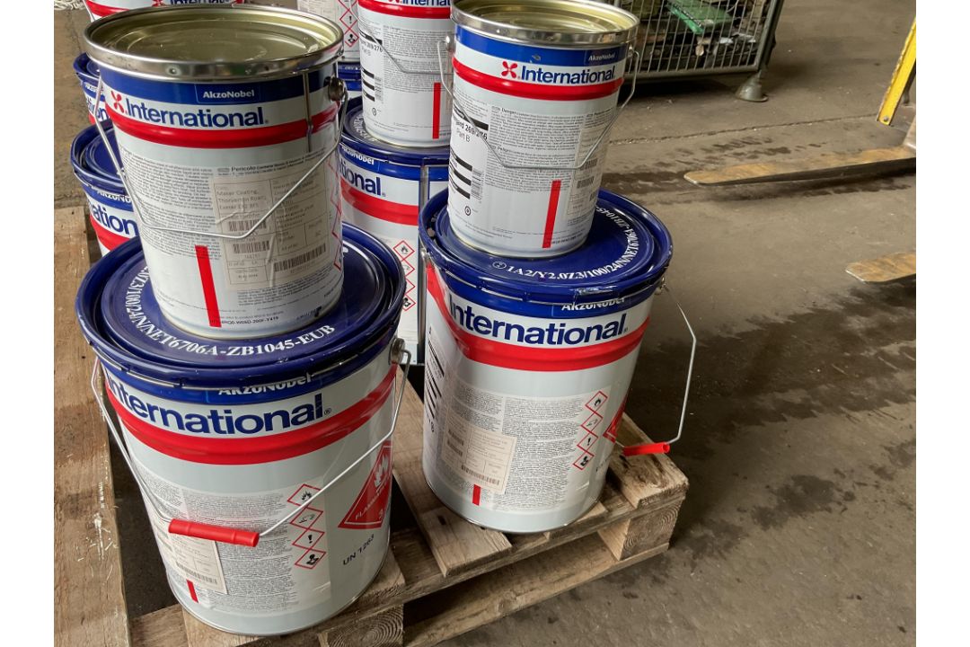 4 Tins of International Interguard 269 part A & B Red Epoxy Primer from MOD reserve stocks - Image 4 of 4