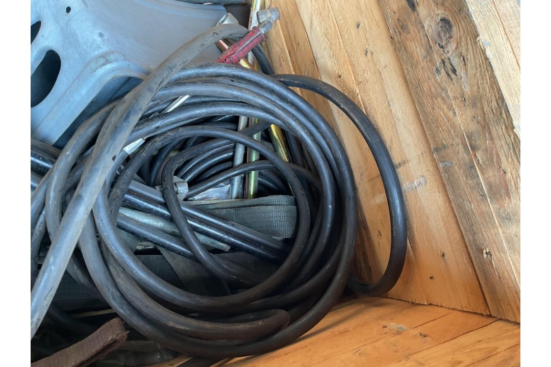 1x Wooden Crate of Vehicle CES /Tools, Tyre Inflators etc, from MOD - CRATE INCLUDED - Image 3 of 5