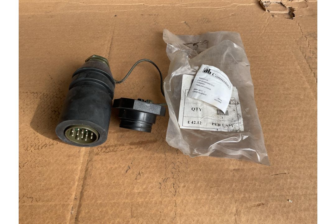 New Unissued Trailer Connector Plug, from MOD - Image 1 of 4