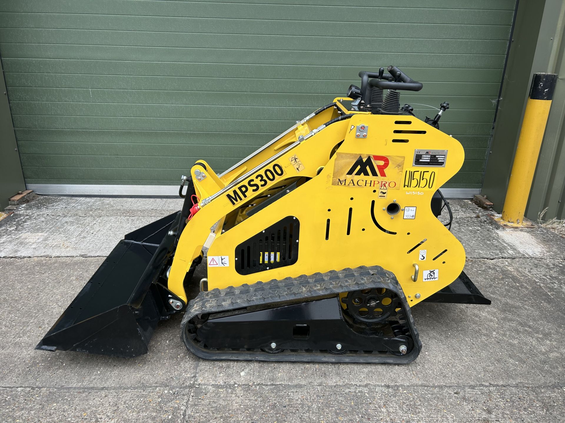 New and Unused Machpro Skidsteer MP-S300 Tracked Loader. - Image 2 of 22