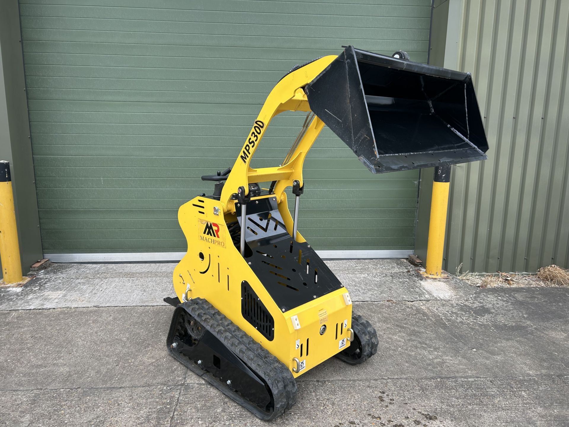 New and Unused Machpro Skidsteer MP-S300 Tracked Loader. - Image 4 of 22