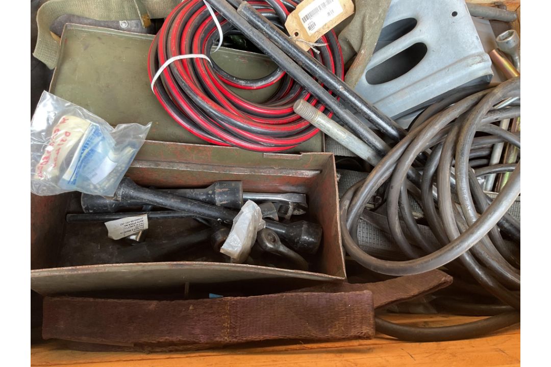 1x Wooden Crate of Vehicle CES /Tools, Tyre Inflators etc, from MOD - CRATE INCLUDED - Image 4 of 5