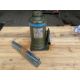 1 x 20 tonne Hydraulic jack / handles from MOD - Image 1 of 3