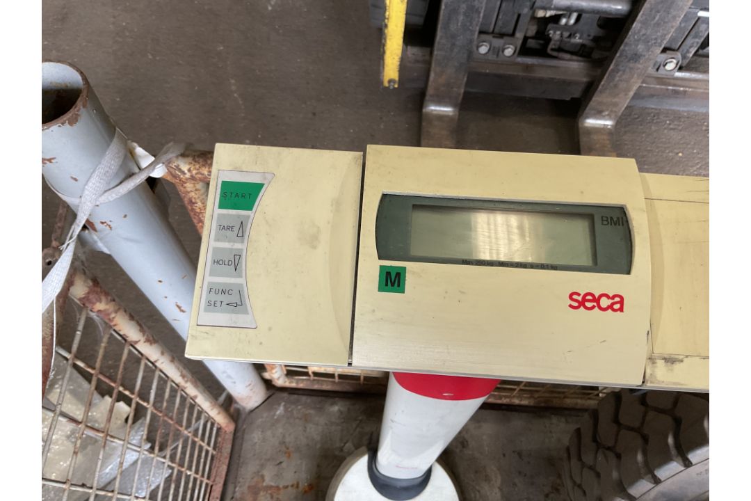 2X DIGITAL ELECTRIC WEIGHING SCALES FROM MOD - Image 4 of 8