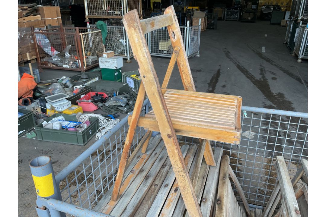 16 X RARE BRITISH ARMY BEECH CAMP CHAIRS - Image 1 of 4