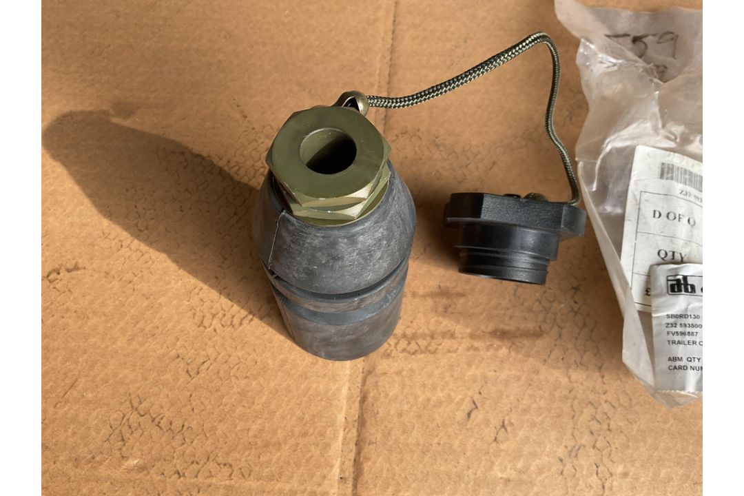 New Unissued Trailer Connector Plug, from MOD - Image 3 of 4