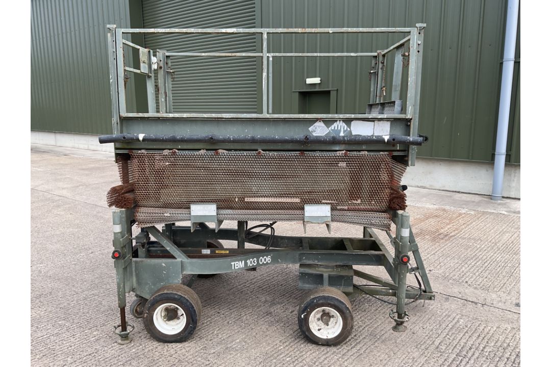 UK Lift Hydraulic Access Platform, from MOD - Image 2 of 19
