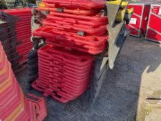 1x Stack of 25x (6ft) Barrier Fencing with Feet