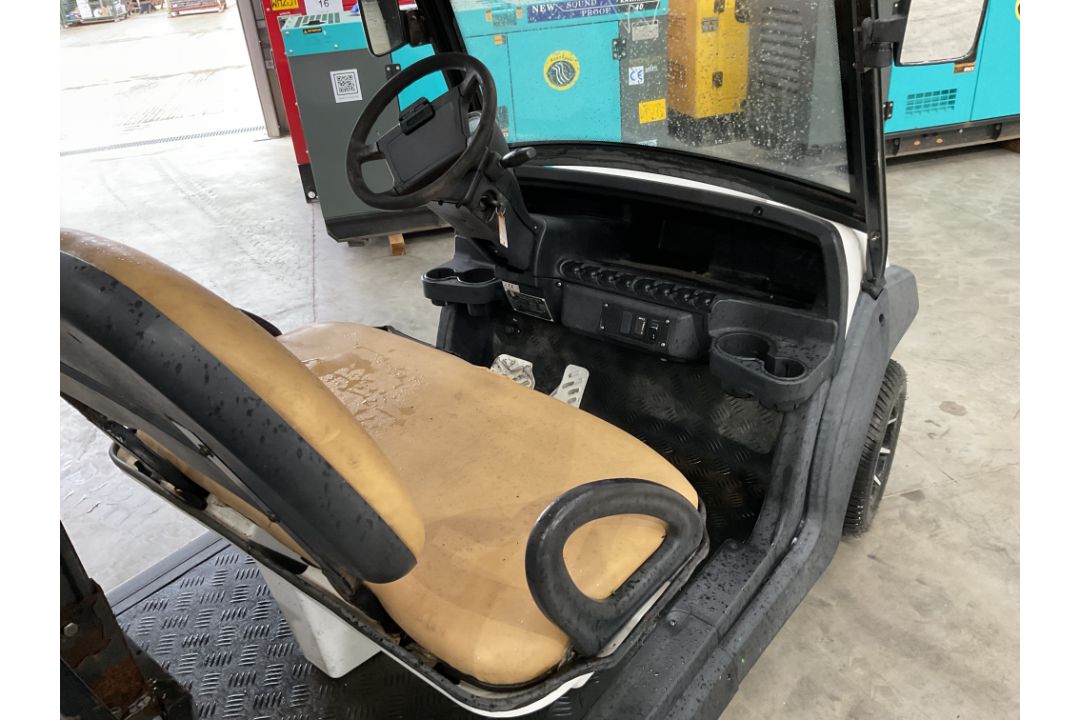 2019 Eagle Electric 2 Seat Buggy with Transport Rear Body - Image 4 of 13